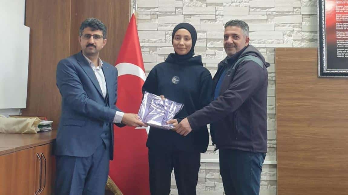 Okulumuzun Öğrencisi Semiina COŞKUNER MUAY THAİ Türkiye Şampiyonası'nda 57 kg'da İlçemizi Temsil Edecektir